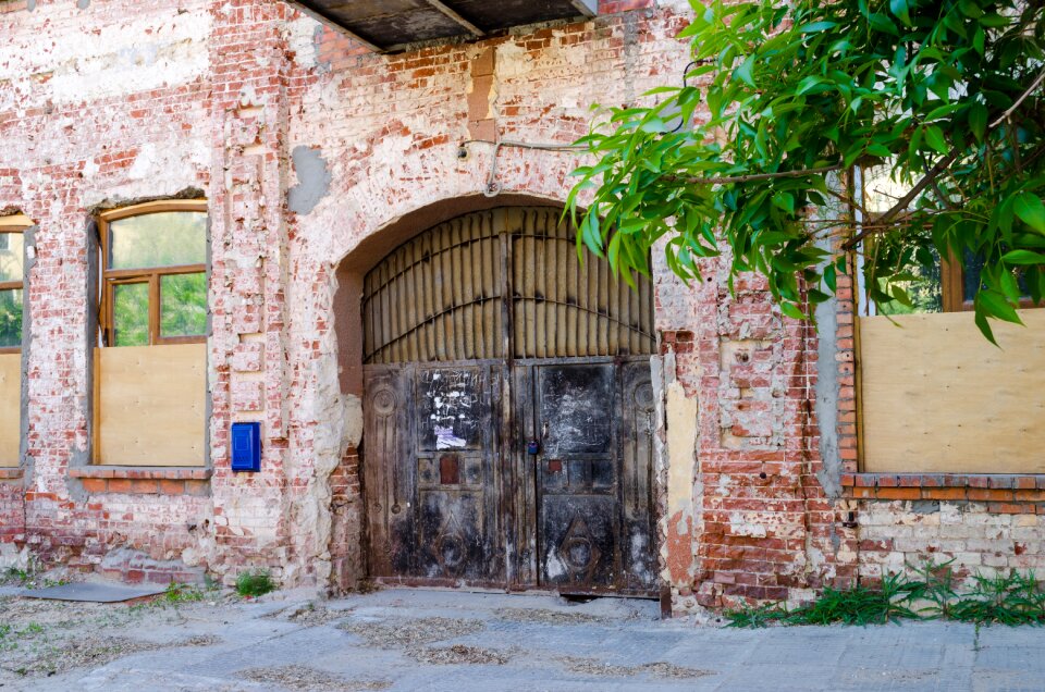 City architecture gate