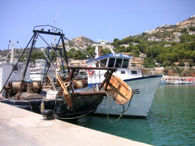 Dock port boat photo