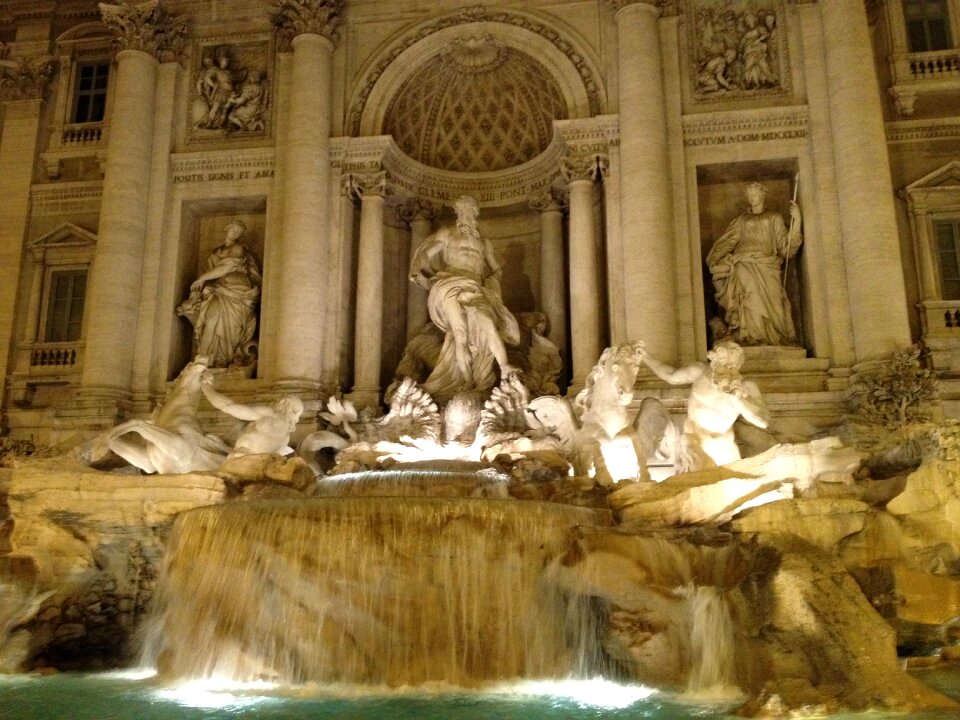Trevi fountain statues waterfall
