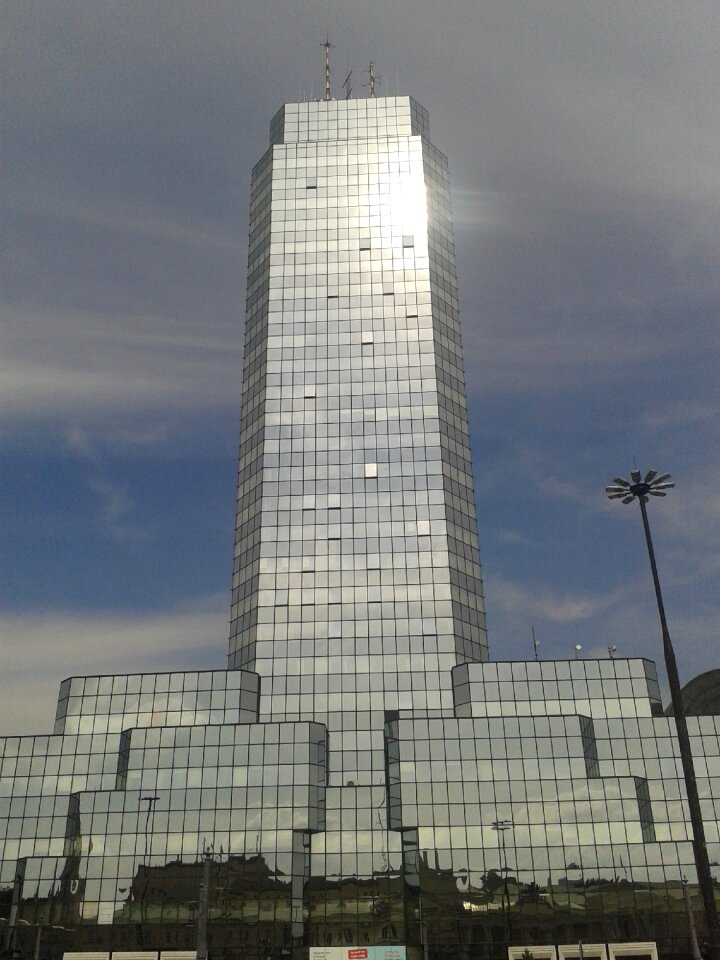 Warsaw poland skyscraper