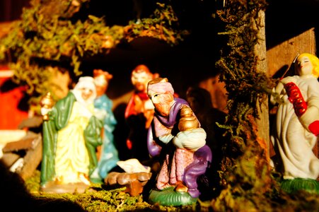 Angel christ child santon