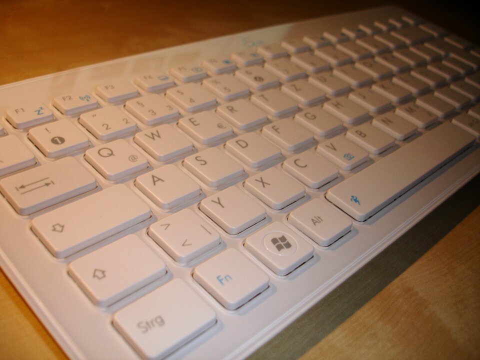 Input device periphaerie white