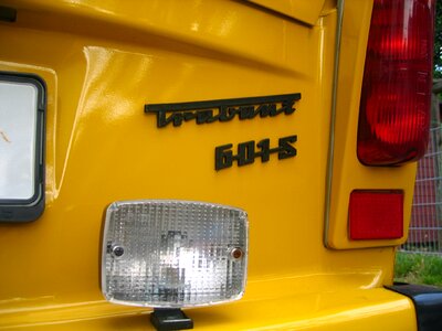 Satellite yellow oldtimer