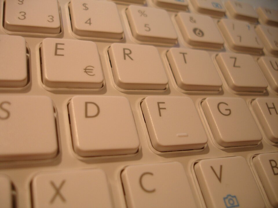 Input device periphaerie white