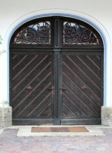 Round arch door wood photo