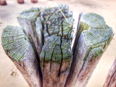 Structure wound cracks