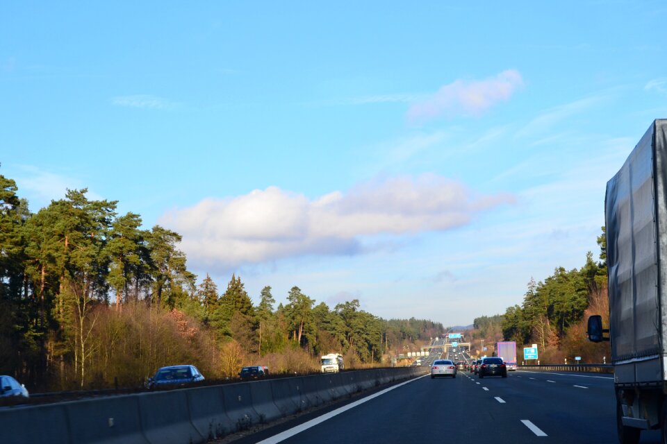 Road autos speed