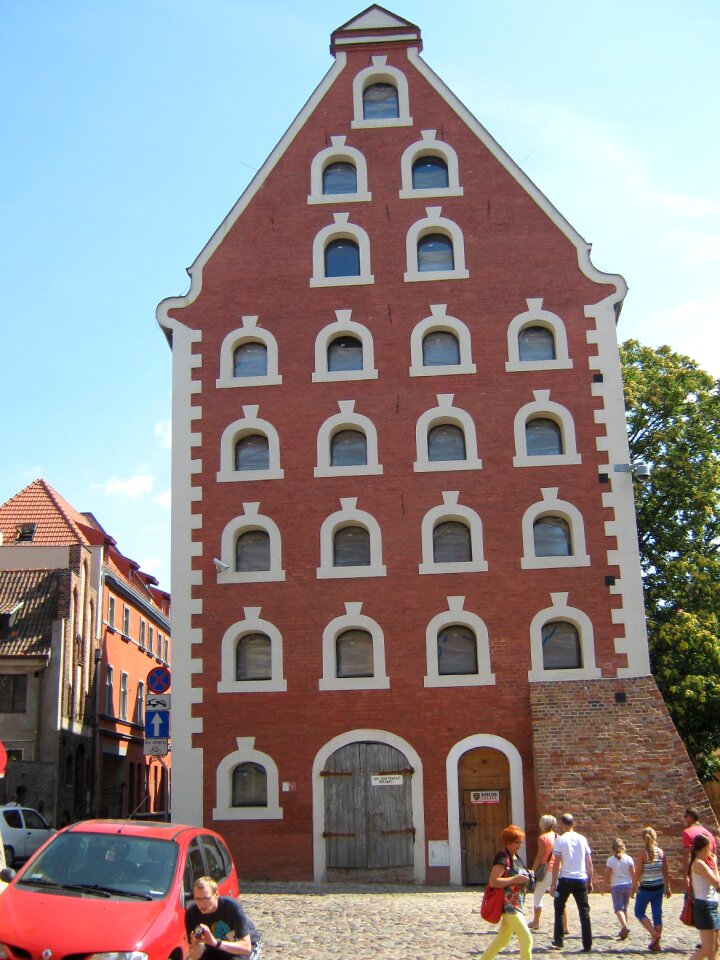 Building toruń poland