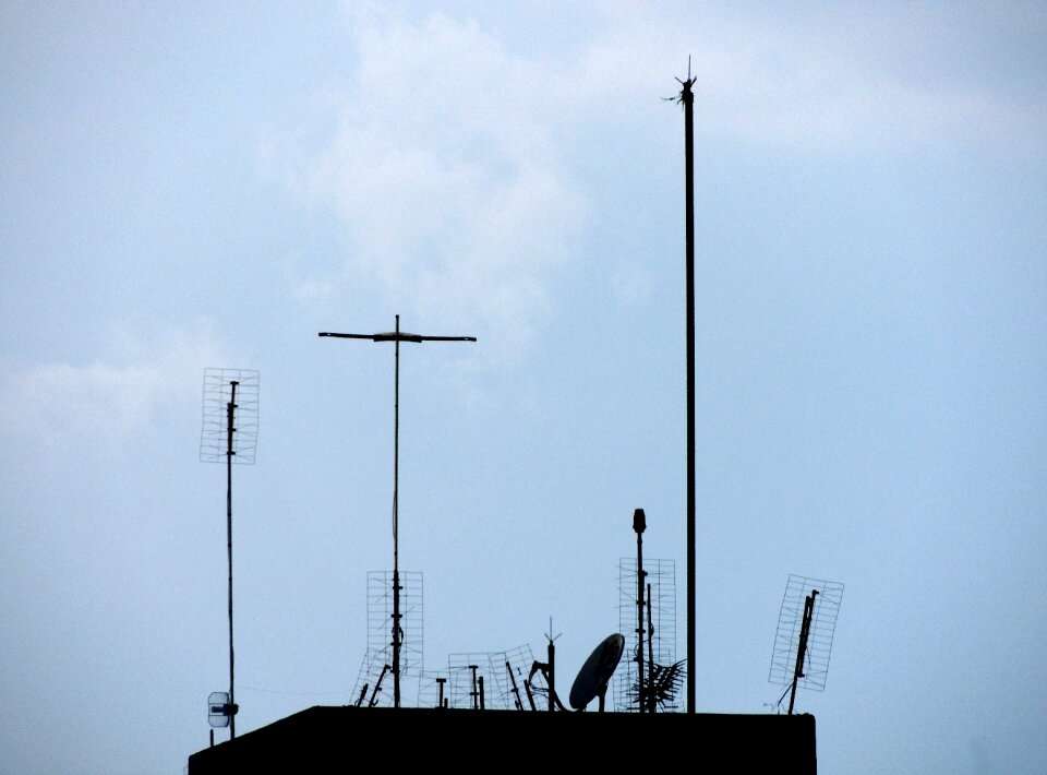 Construction antennas visual pollution