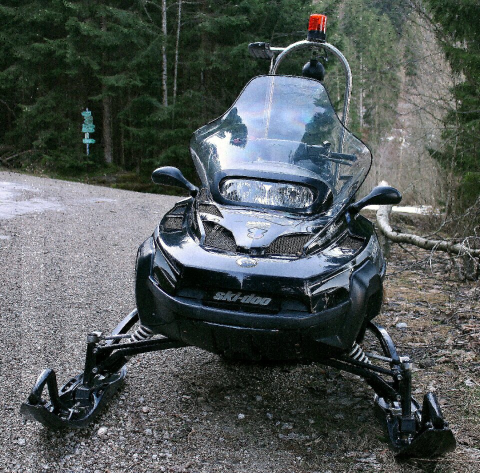 Snow vehicle motor vehicle faceplate