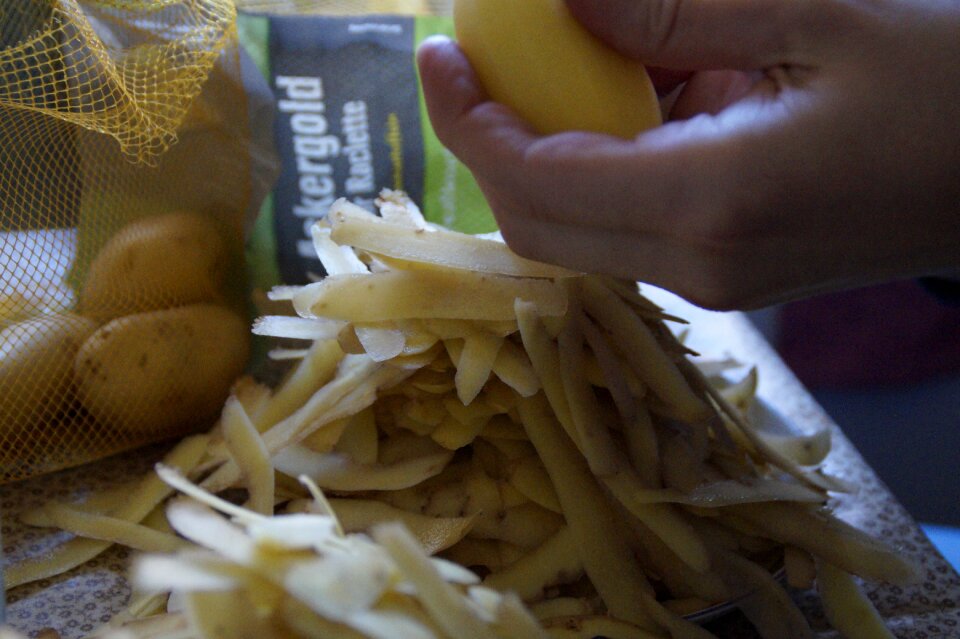 Kitchen potato peeler kitchen boy