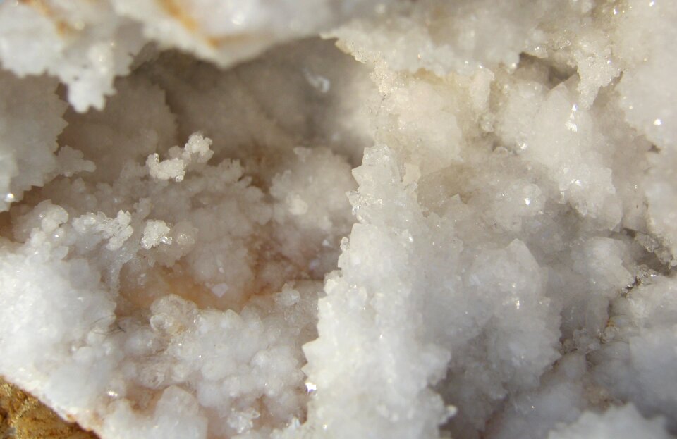 Rock crystal broken up