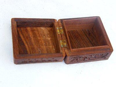 Casket open jewelry box