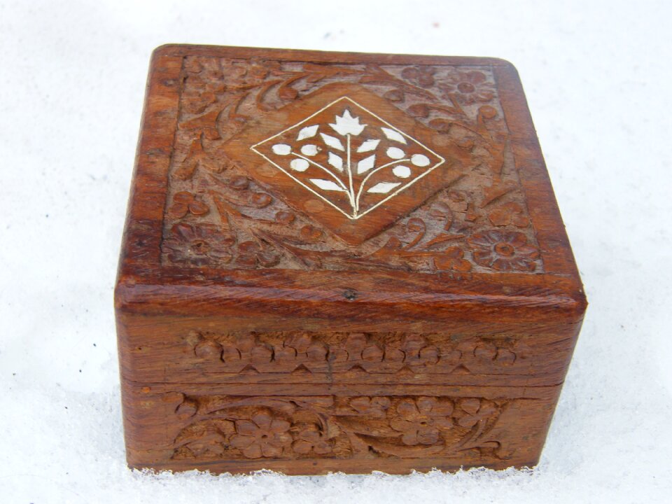 Casket closed jewelry box