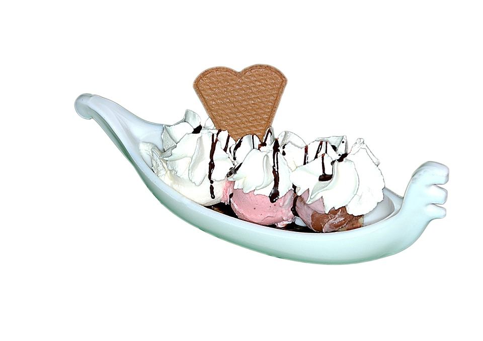 Banana ice ice cream sundae