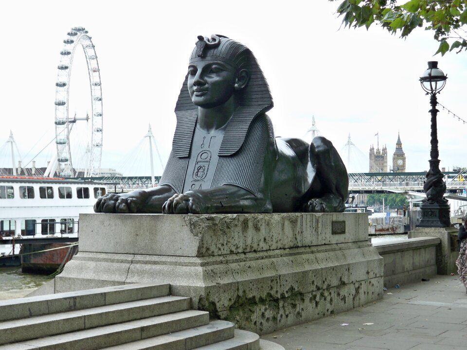 London thames sphinx