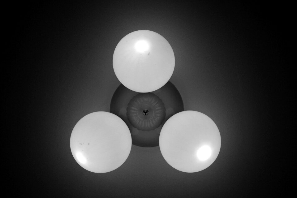 Light bulb circles symmetry