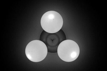 Light bulb circles symmetry photo