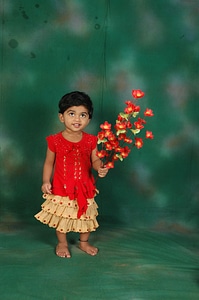 Child flowers holding