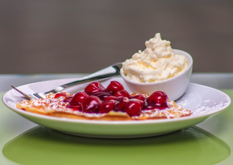 Sweet cherries cream