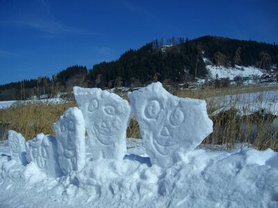 Faces snow smilies