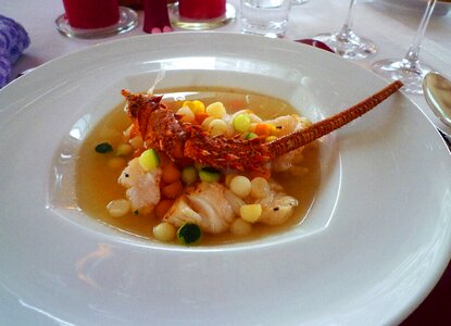 Eat lobster delicacy
