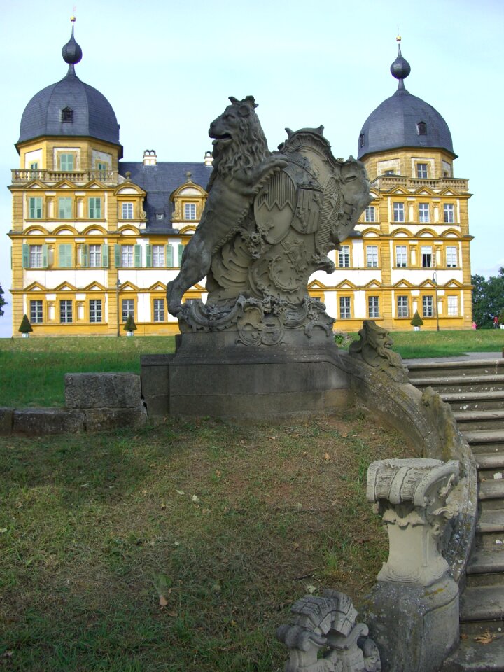 Park lion sculpture stone stairs