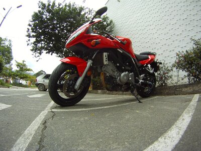 Sv 650 red bike