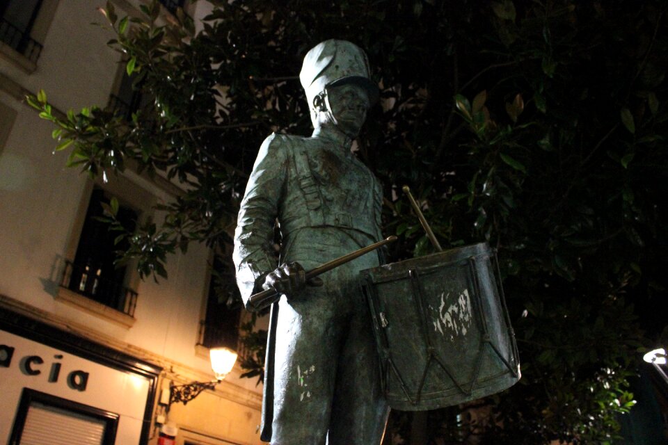 Soldier plaza monument