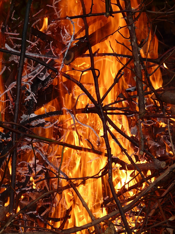 Burn firelight embers