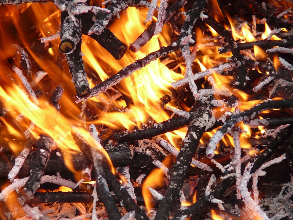 Burn firelight embers