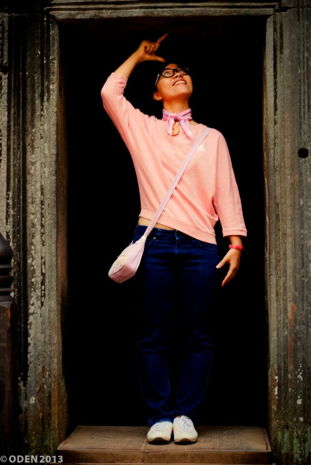 Angkor wat tourist tall