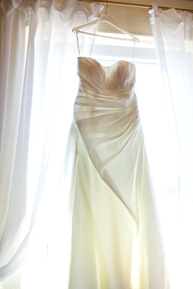Curtain white marriage