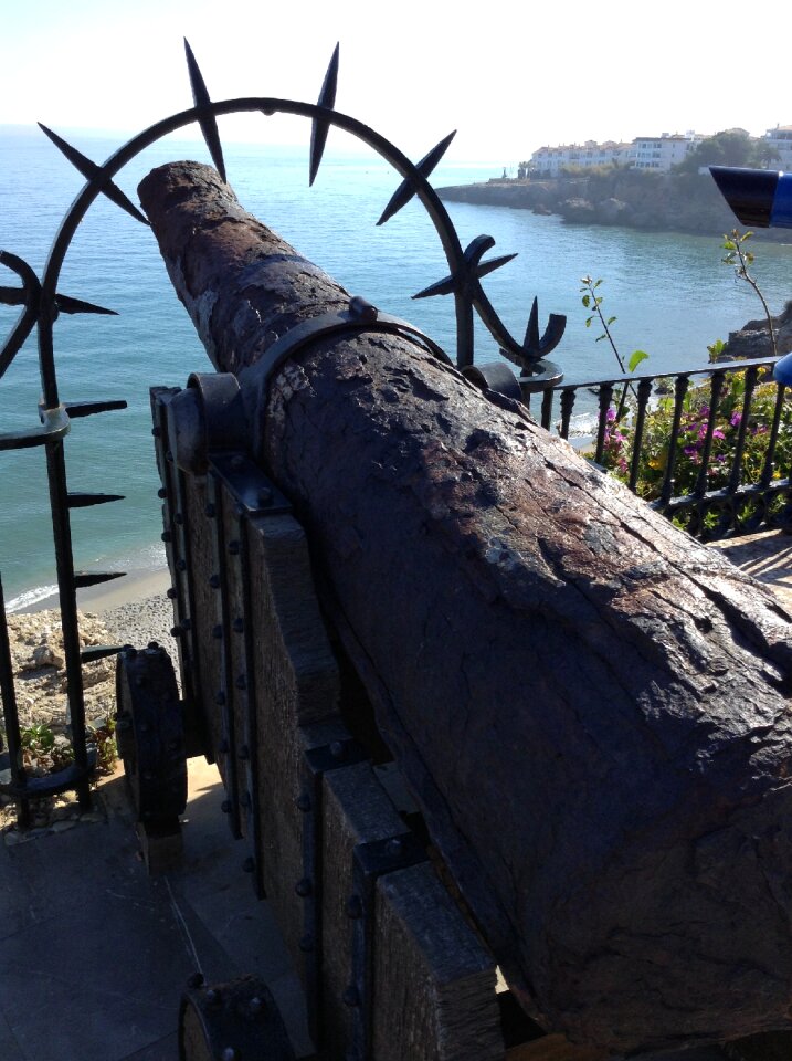 Artillery battle gun