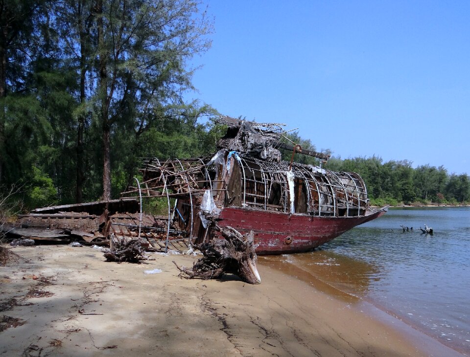 House-boat wrecked karwar