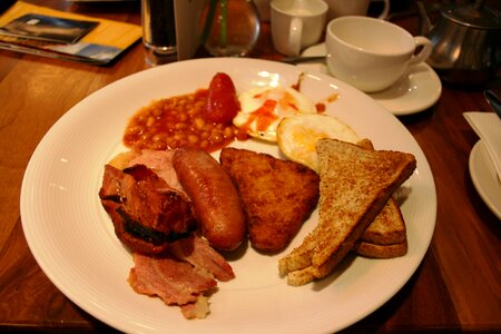English breakfast sausage beans