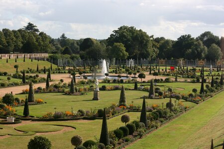 Palace symmetry gardening