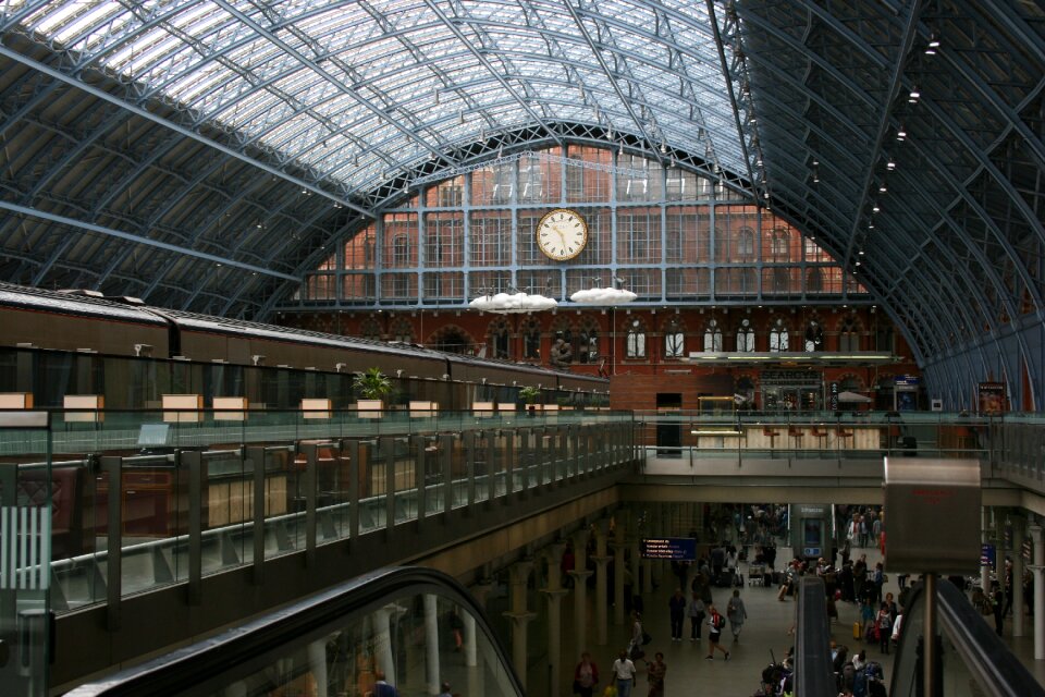 Watch saint pancras station london