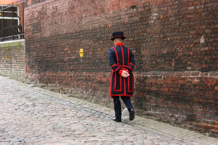 Beefeater tower of london guard