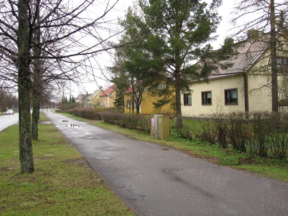 Cycle path single-family houses after the rain