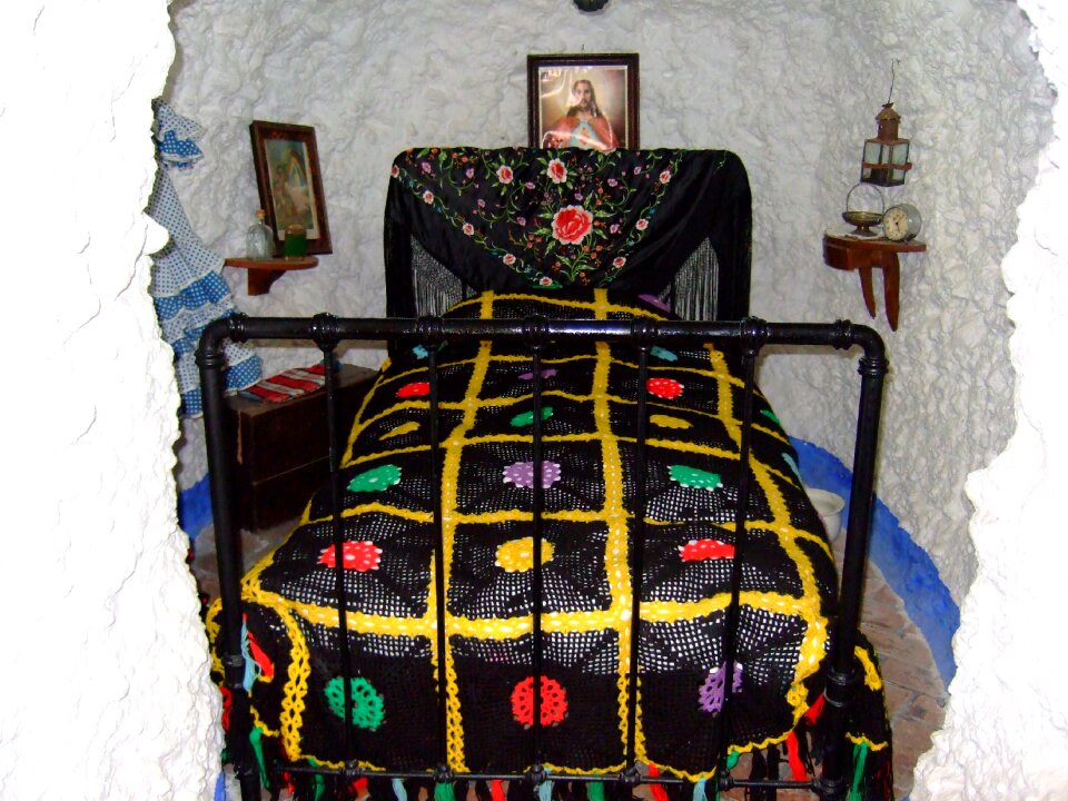Cave bedroom sacromonte
