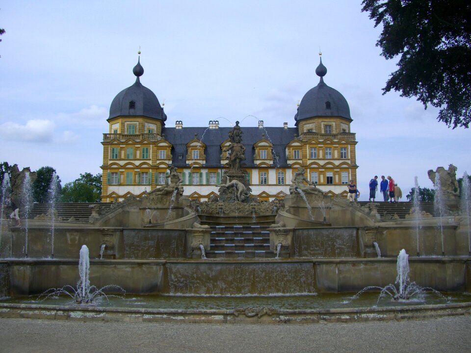 Park baroque water games