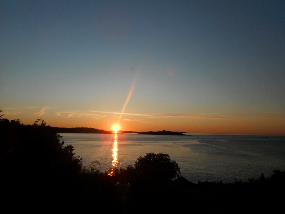 Shoreline island maine