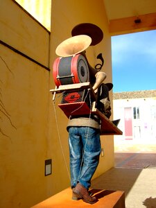 Spain sculpture one man band