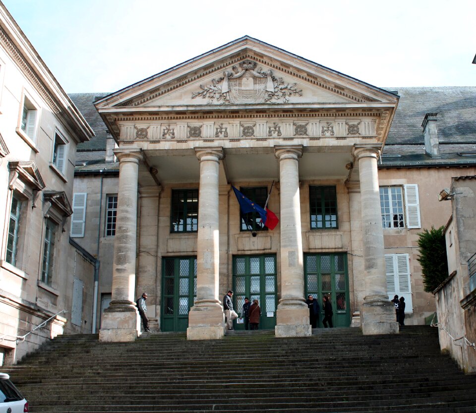 Grand entrance stone columns doric
