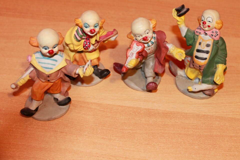 Figure porcelain group