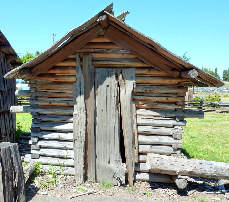 Provincial replica settler
