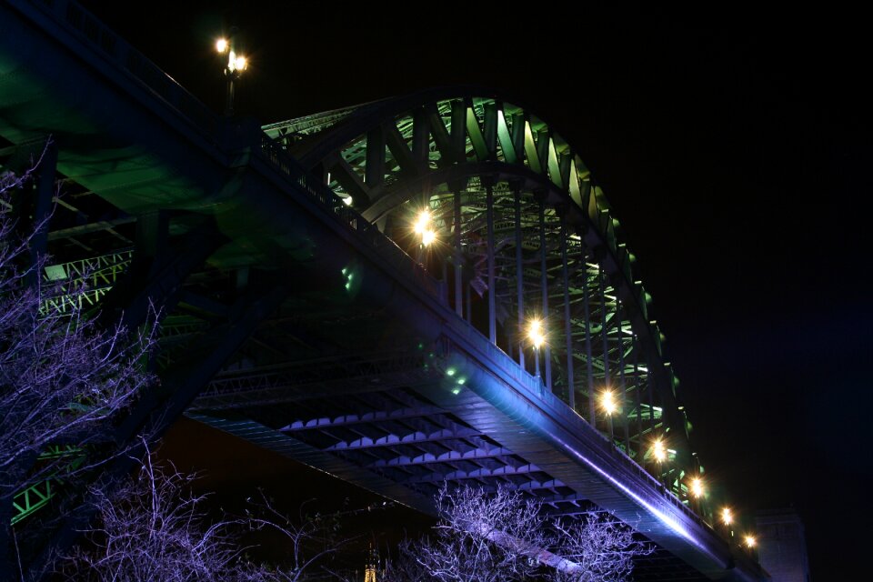High level bridge night lighting