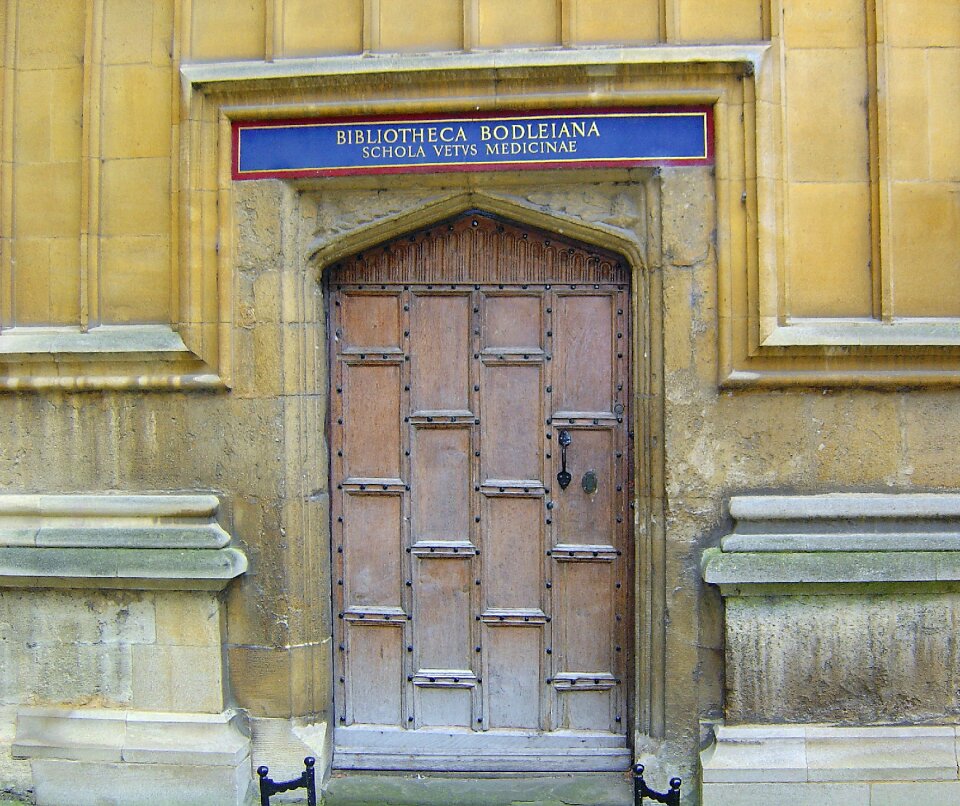Old bibliotheca bodleiana door