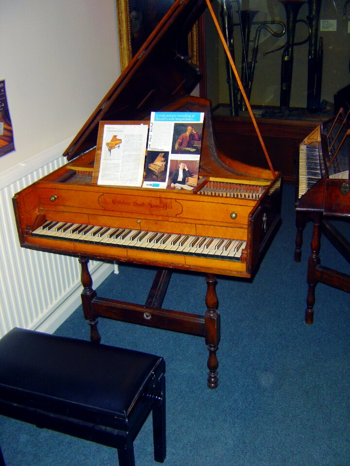 Instrument antique classical